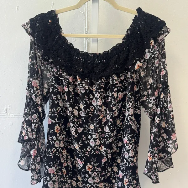 White House Black Market Floral Off Shoulder Lace Trim Bell Sleeve Blouse XL - Image 3