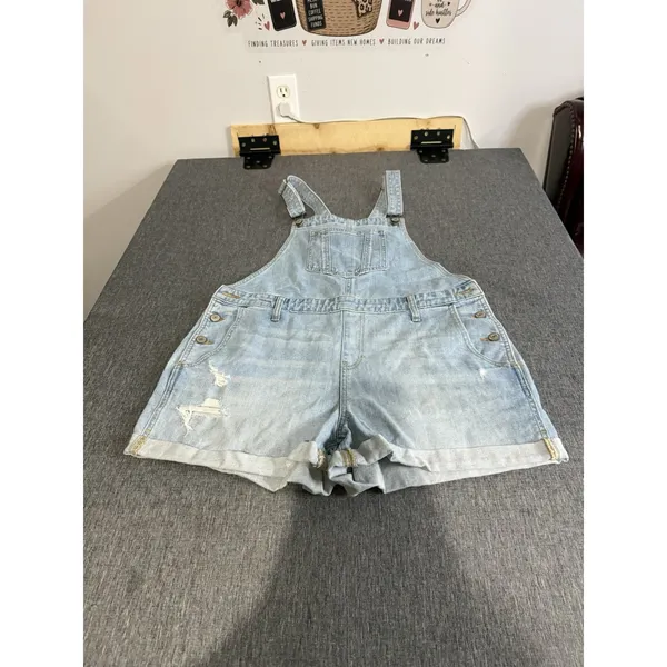 Old Navy women's light wash denim shortalls L 3" inseam button 5-pocket - Image 2