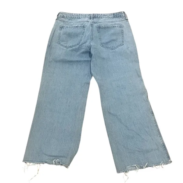 Hollister Women's Low-Rise Baggy Jeans Size 8 Blue Light Wash - Image 2