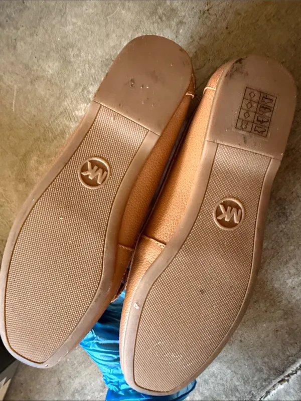 MICHAEL Michael Kors Chestnut Brown Leather Moccasin Flats with Gold MK Hardware - Image 3
