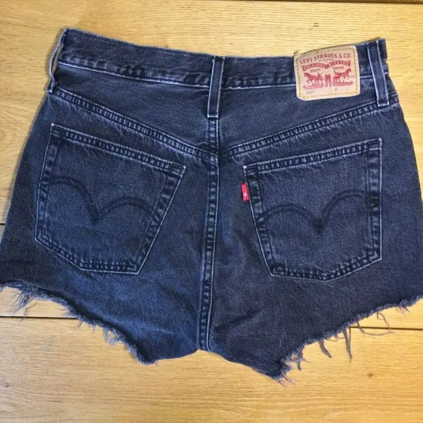 Levi’s 501 raw hem black button fly shorts 27 - Image 2
