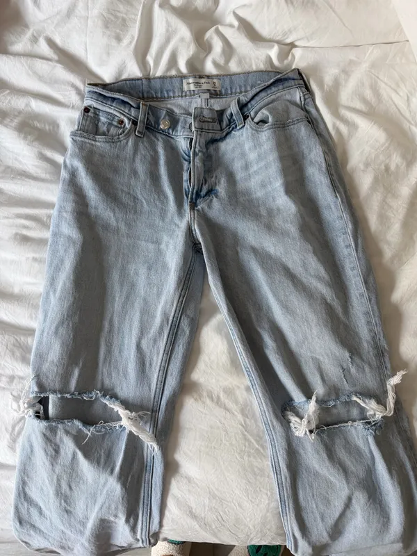 Abercrombie Low-Rise Baggy Jeans - Image 2