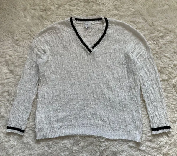 superdown x Revolve Sweater Long Sleeve V Neck Knit White Black M - Image 3