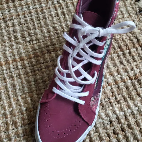 Vans high tops size 6.5 women's in burgundy and pattern worn once like n… - Image 4