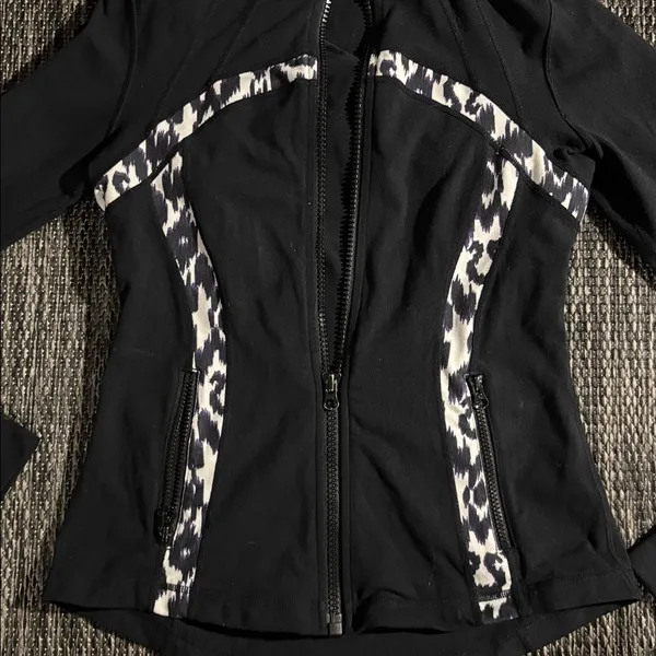 Lululemon define jacket animal print limited edition Luon - Image 3