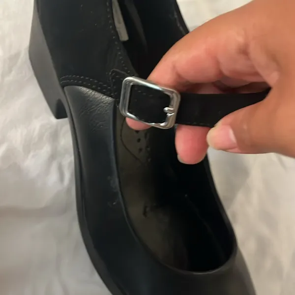 Flex step black faux leather and suede pump Mary Jane's women's 8.5 - Image 4