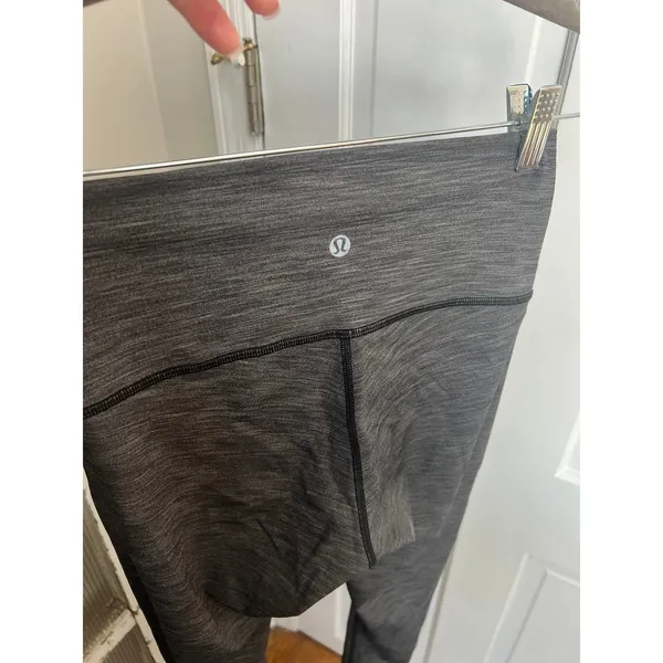 lululemon Wunder‎ Under High-Rise Leggings in a heathered black womens 6 - Image 5