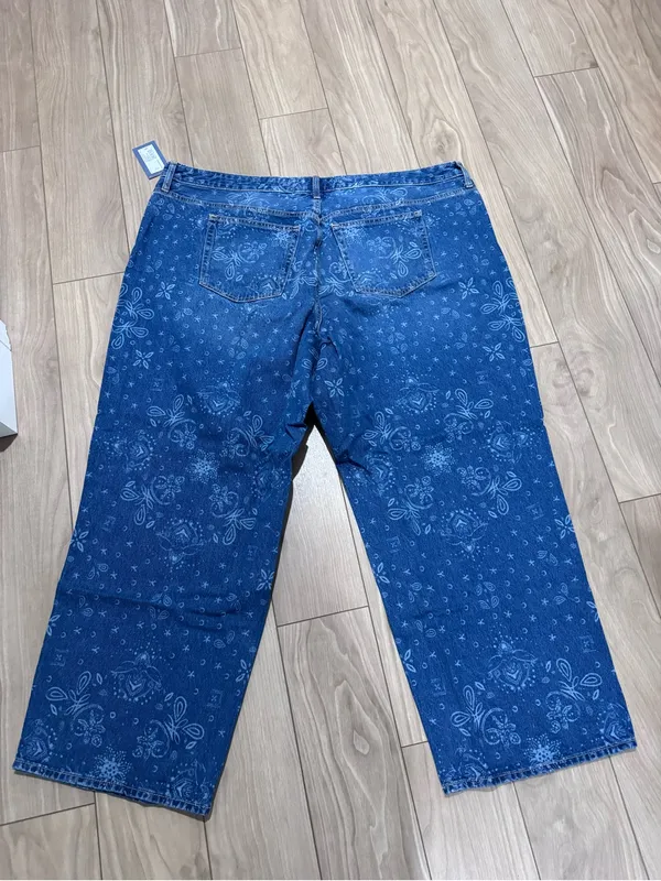 Universal Threads Baggy Jeans- size 22 - Image 2