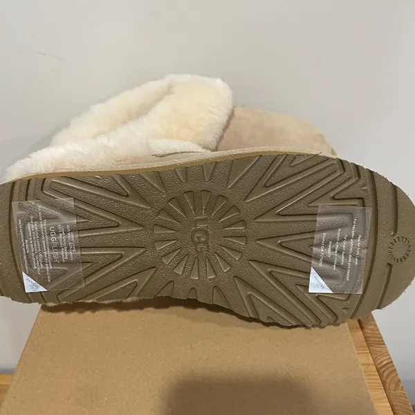 UGG | Cluggette Slippers Indoor Outdoor In Sand NEW In Box Size 8 - Image 5