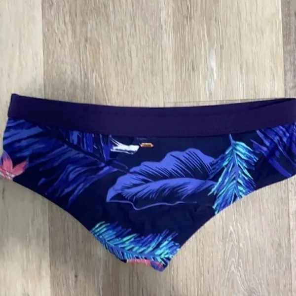 Roxy Navy Tropical/ Floral Bikini Bottoms - Image 2