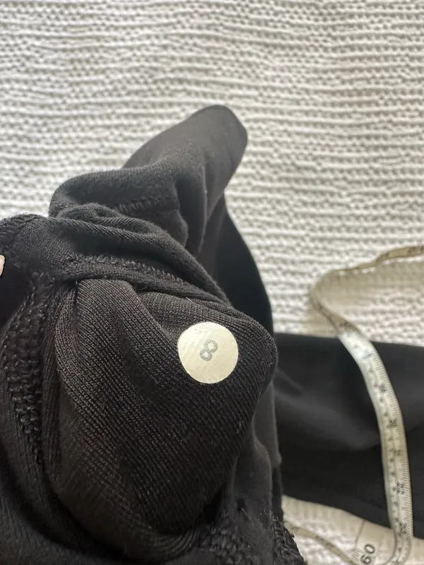 Lululemon high waisted Capri leggings vintage - Image 4