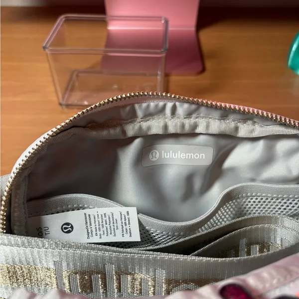Lululemon Everywhere Belt Bag - Image 7