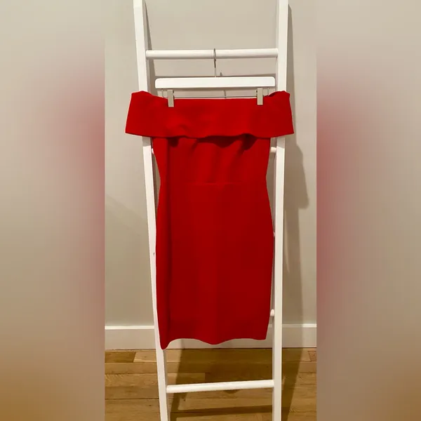 Calvin Klein Red Off-Shoulder Dress – Size 6P - Image 4