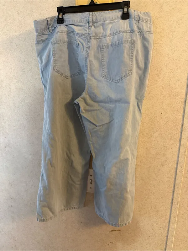 New Direction High Rise Wide Leg Jeans Light Wash Blue Capri Length Size 10 - Image 2