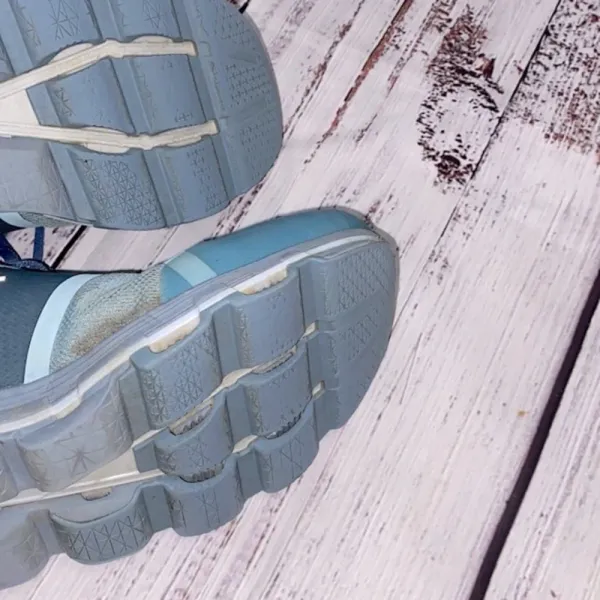 On Cloud blue running shoes size 9 1/2 - Image 9
