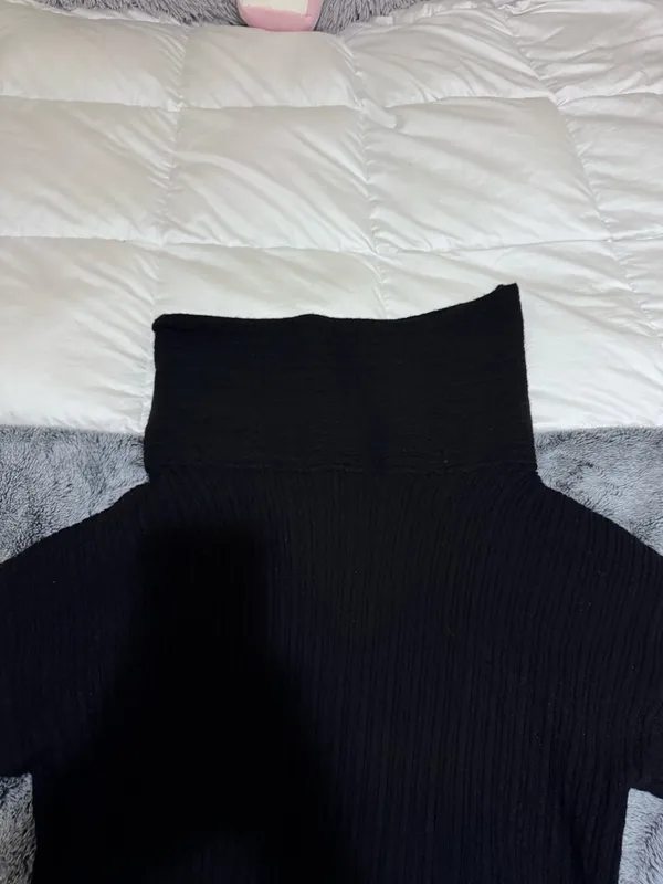 Women’s Black Off-Shoulder Ribbed Sweater - Image 6
