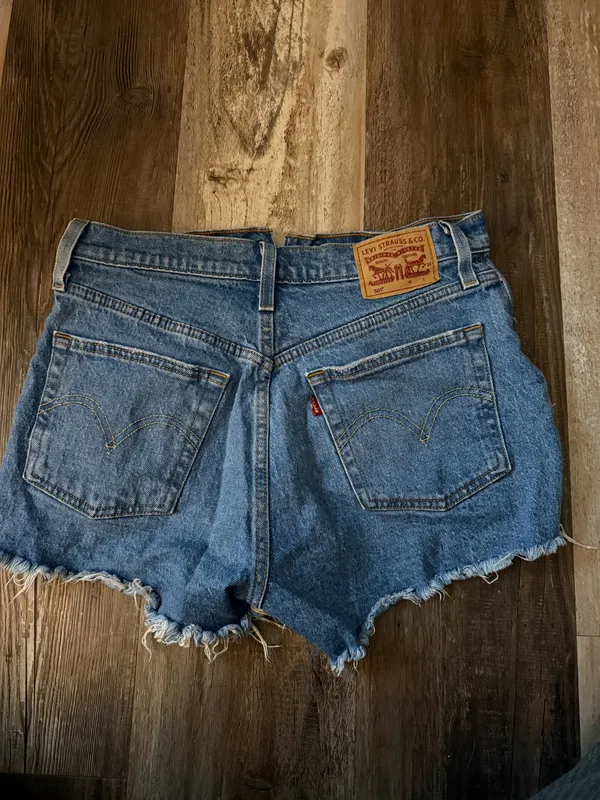 Levi’s 501 Shorts - Image 2