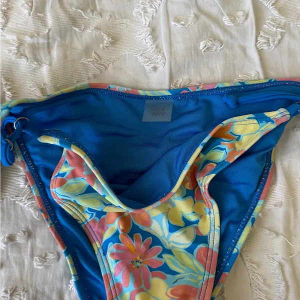 Tilly's XS Blue Floral Tie-Side Bikini Bottoms - Image 3