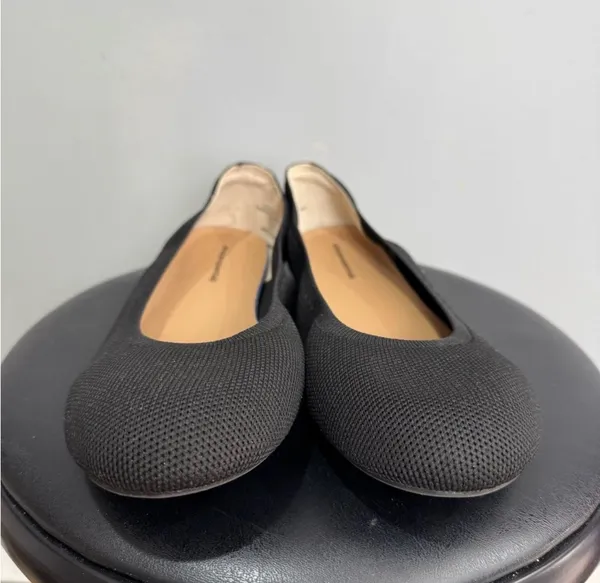 SALE! Black Amazon Brand Soft Flats Size 9.5 - Image 2