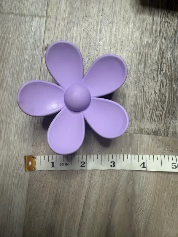Urban Outfitters daisy hair claw clip - Image 4