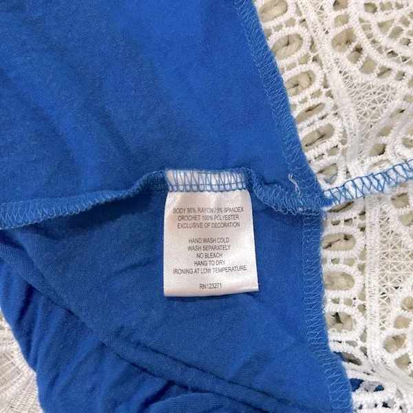 Wishful Park Blue Top with lace hem size medium - Image 5