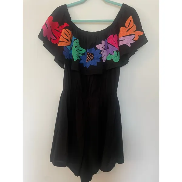 NWT J. Marie Off The Shoulders Black Embroidered Romper Sz. L - Image 3