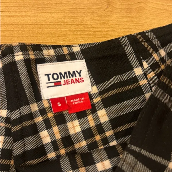 Tommy Hilfiger Black and Tan Plaid Mini Skirt - Image 2