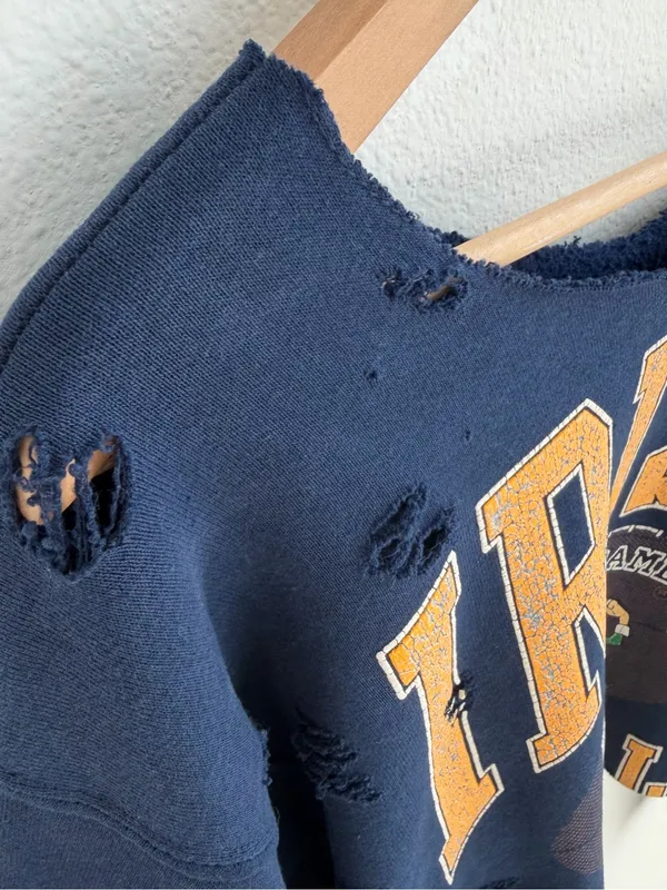 Notre Dame Fighting Irish Distressed Off Shoulder Cropped Sweatshirt - Image 5