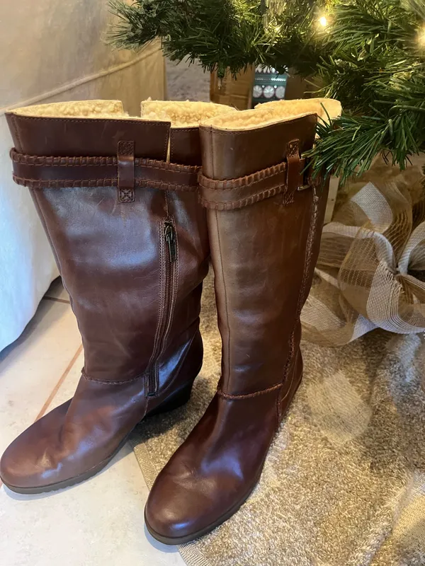 Ugg Sherpa Lined Chestnut Women’s Winter Boots - Image 5
