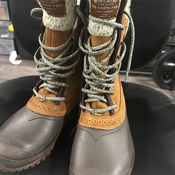 The North Face Shellista Water Proof Brown and Cream Snow Boots - Image 11