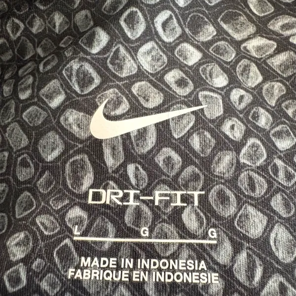 Nike DriFit Women’s Patterned Athletic Shorts Black Gray White L - Image 8
