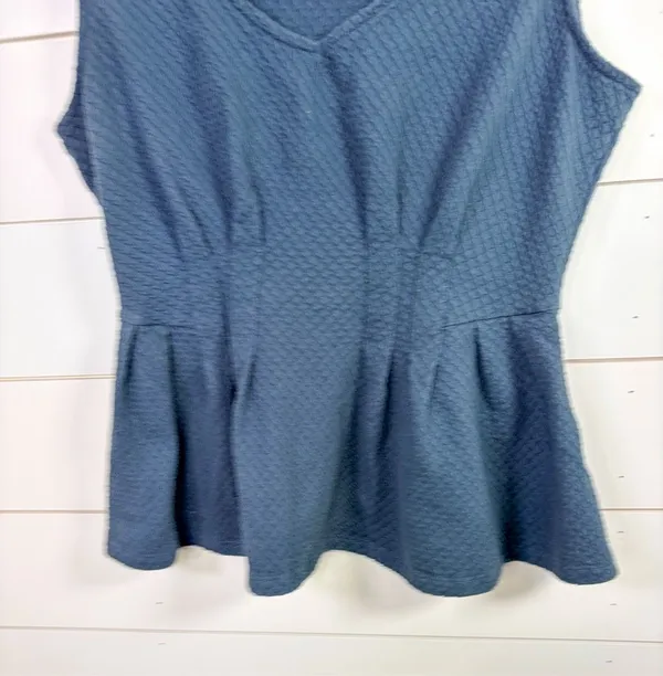 Deletta Women's V-Neck Textured Sleeveless Peplum Top Deep Teal Blue Size Medium - Image 3