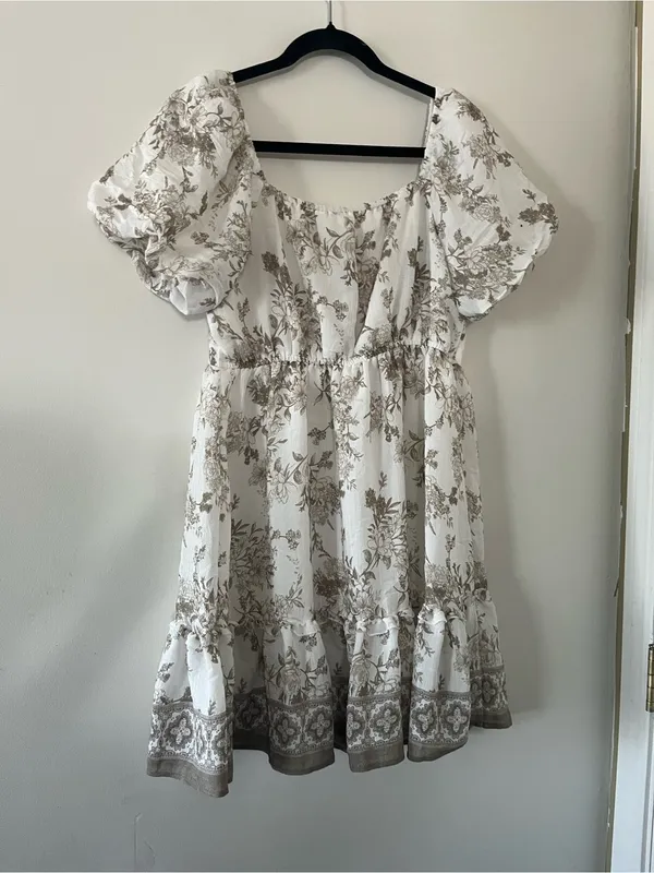 White Tan Floral Mini Dress Medium Puff Sleeve Cottagecore Balletcore Romantic - Image 6