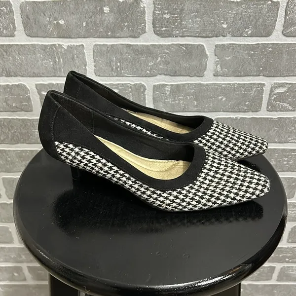 New | Classique‎ | Houndstooth Heels | Women’s Size 7M | Black Trim - Image 2