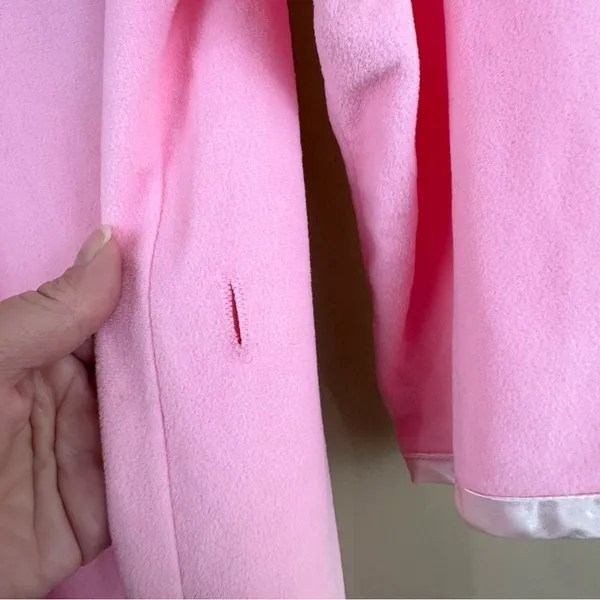 Vintage Komar Pink Butterfly Accent Robe Small Satin Trim Peter Pan Collar 1960s - Image 9