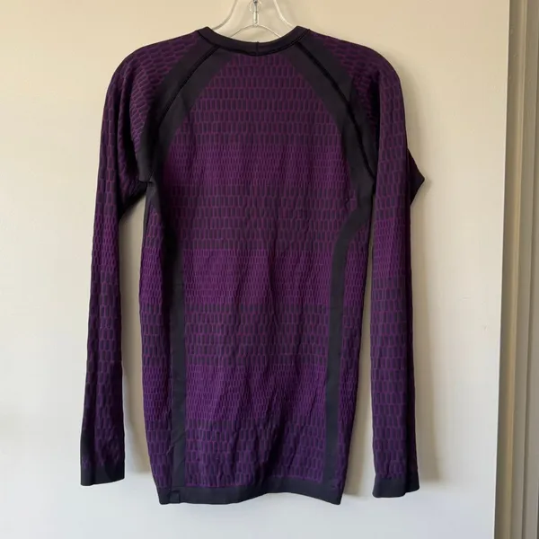 Chiara Boni Lululemon About That Base Long Sleeve Black / Tender Violet Size 6 - Image 4