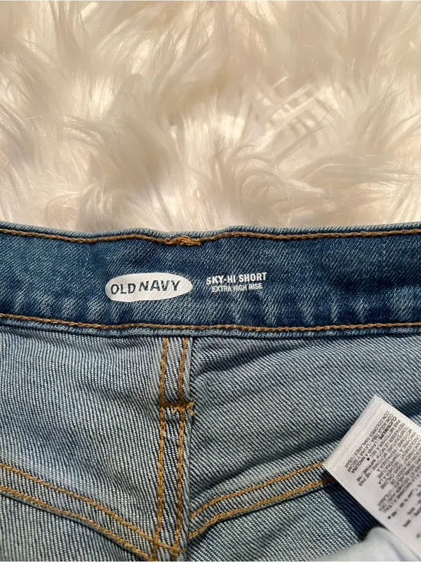 Old Navy Women's Size 8 Sky-Hi Denim Short Medium Wash Jasmine 7" Clean - Image 8