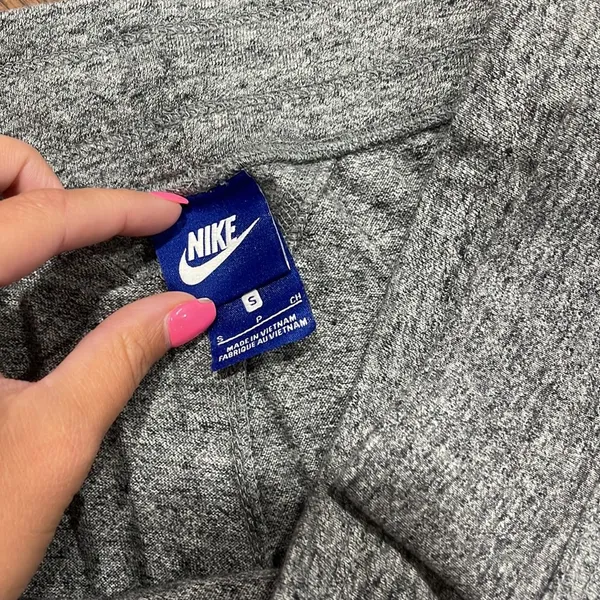Nike cropped- Small pants - Image 5