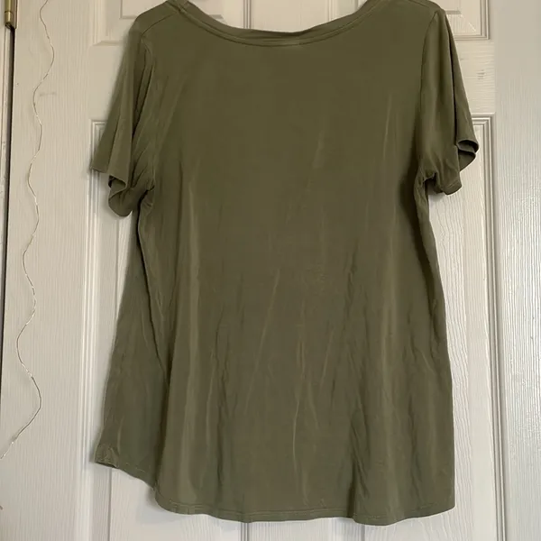 Lightweight Green t - Image 2