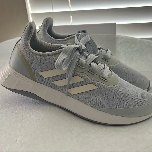 Adidas Women’s Primeblue Sneakers NWOT - Image 2