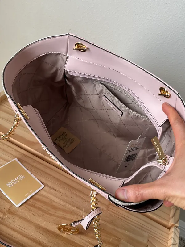 Michael Kors Purse And Wallet - Image 10