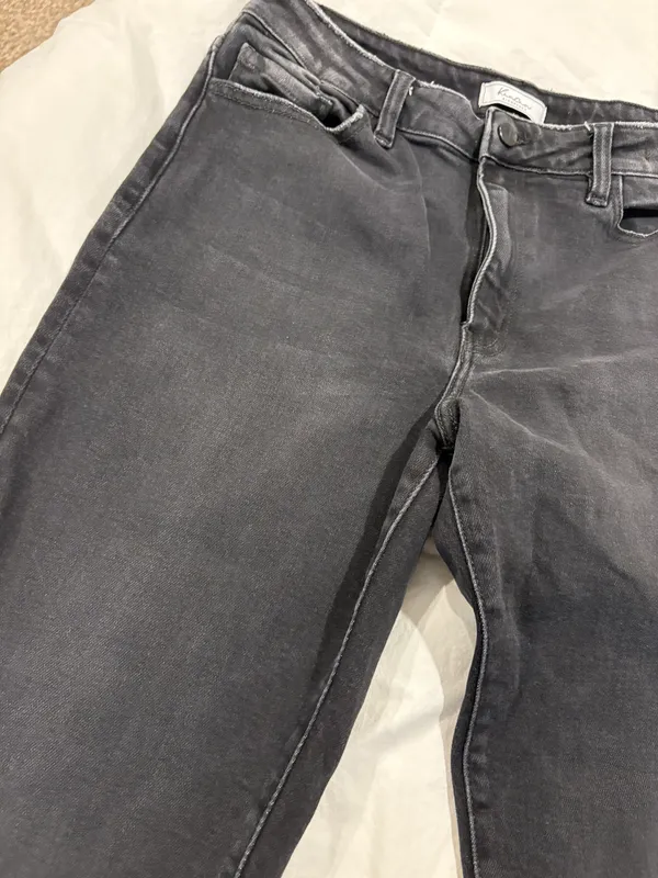 KanCan Mom Fit Jeans Size 29 - Image 3