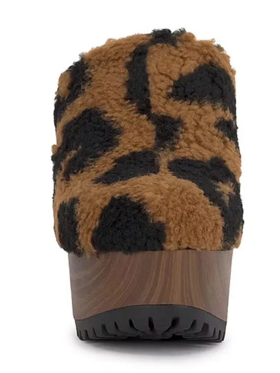 JS Size 7 Jessica Simpson Tyvah Womens Round Closed Toe Clogs. New In Box - Image 4