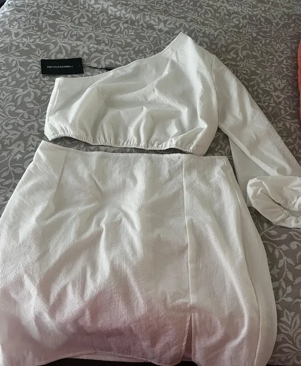Pretty Little Thing White Set - Image 2