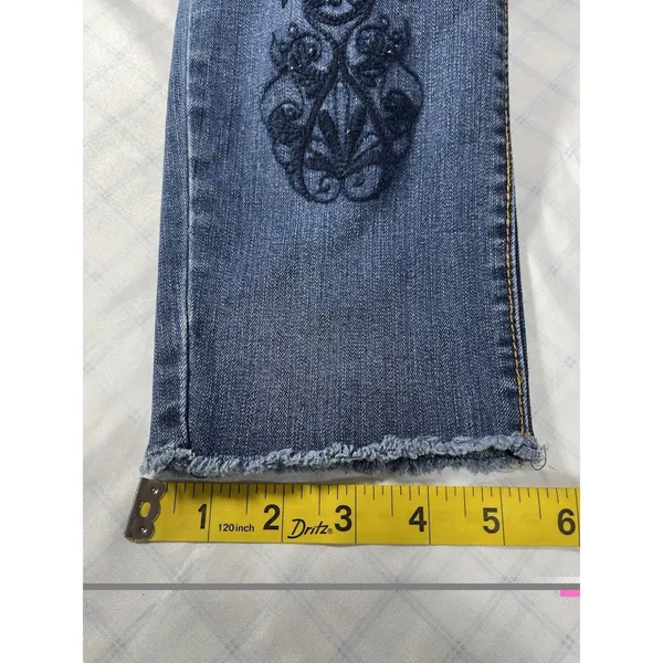 Bandolino Embroidered Skinny Jeans Women’s Size 12 Medium Wash Frayed Cuff Boho - Image 6