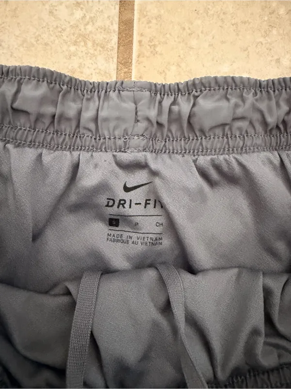 Nike Dri-FIT Gray Running Shorts - Image 2