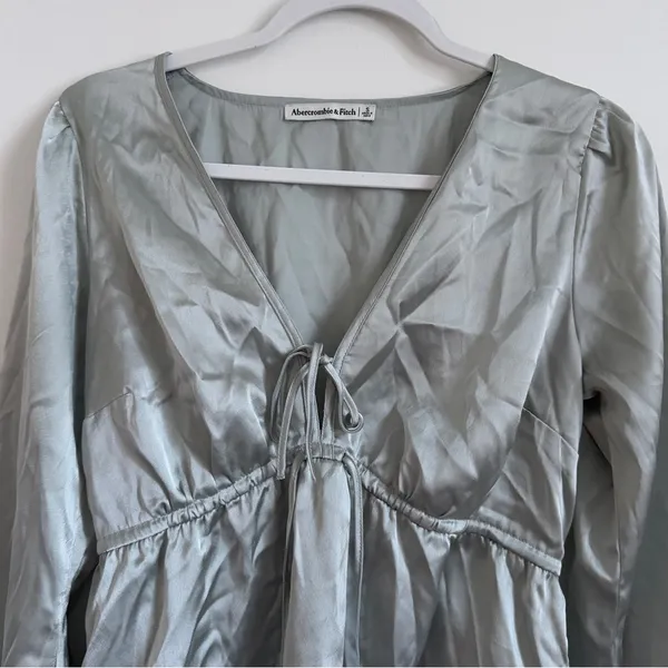 Abercrombie & Fitch Satin Tie-Up Blouse Size Small Green Blouse Top - Image 4