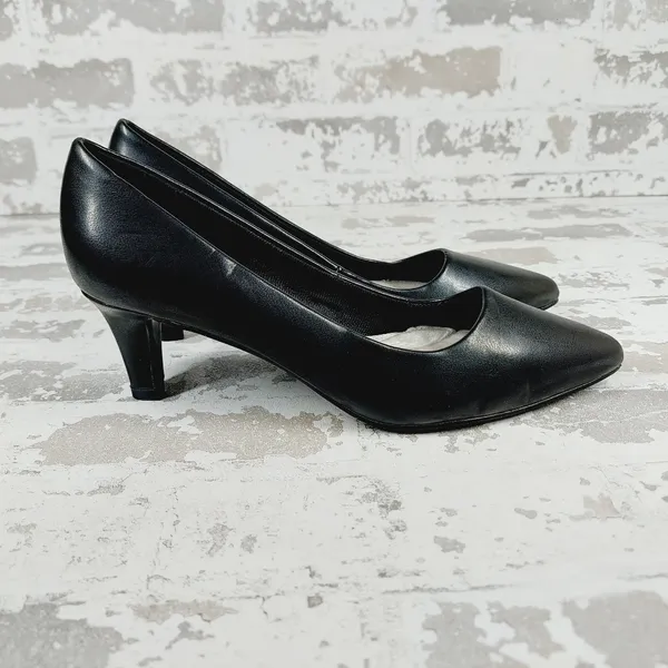 easy street Black Pointed-Toe Kitten Heel Pumps - Image 6