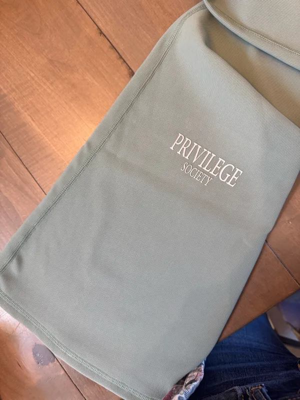 Privilege Society Size Small Flare Leggings Sage Green - Image 6