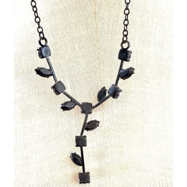 Black Metal Aurora Borealis Y-Necklace - Image 6